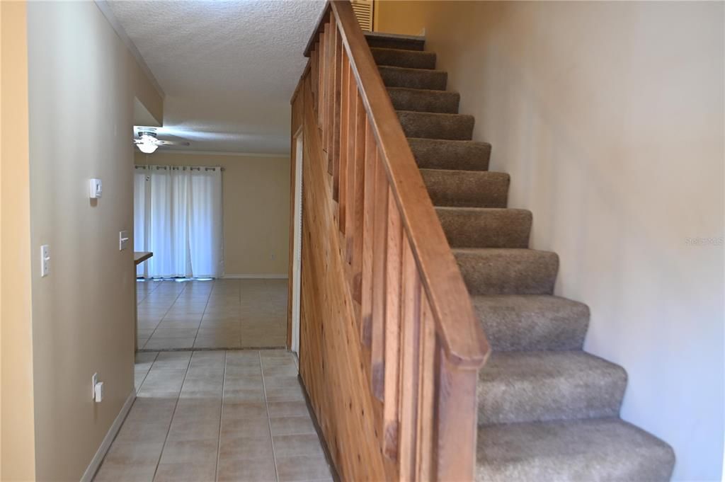 На продажу: $198,000 (2 спален, 1 ванн, 1435 Квадратных фут)