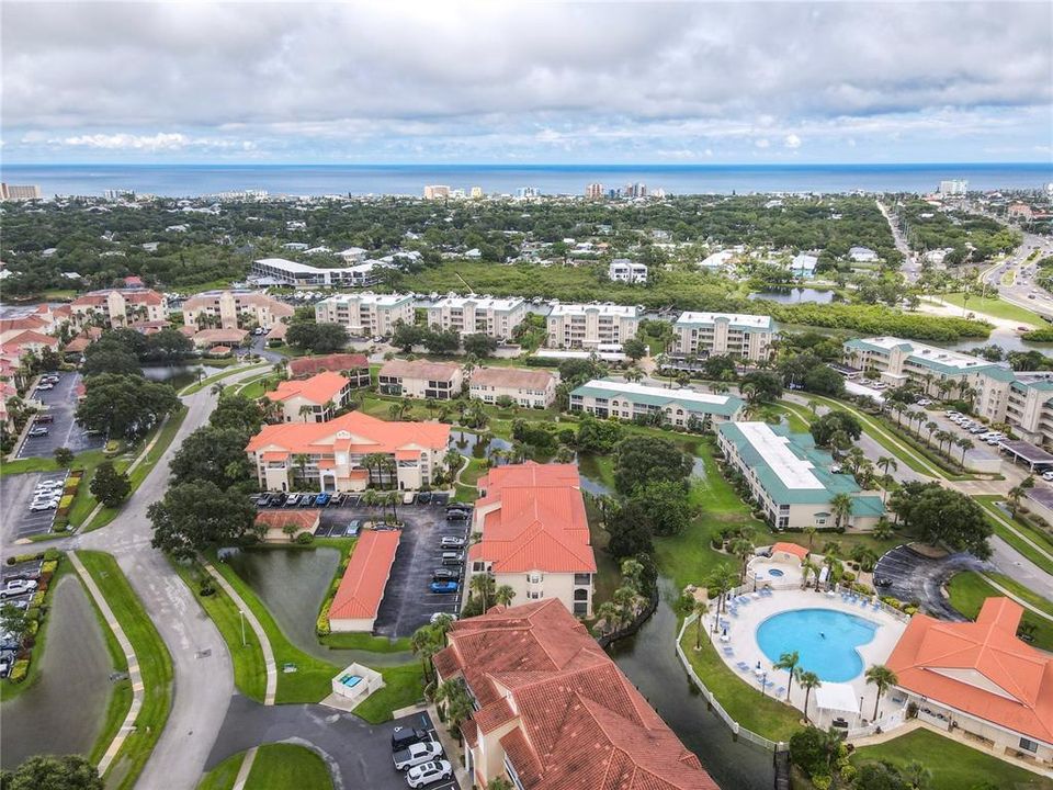 Active With Contract: $324,000 (2 beds, 2 baths, 1128 Square Feet)