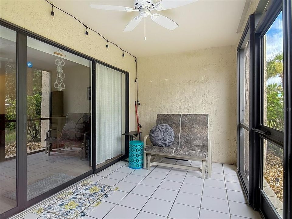 Active With Contract: $324,000 (2 beds, 2 baths, 1128 Square Feet)