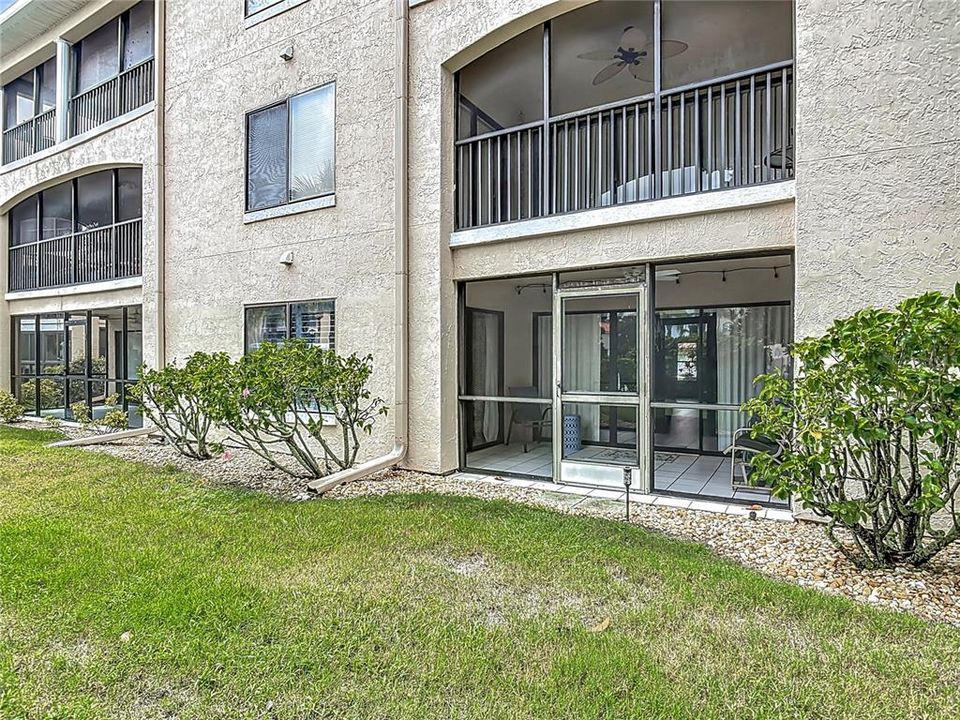 Active With Contract: $324,000 (2 beds, 2 baths, 1128 Square Feet)