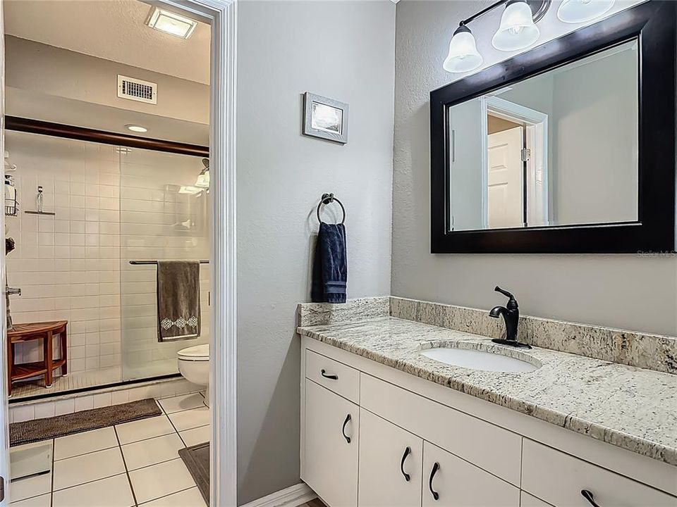 Active With Contract: $324,000 (2 beds, 2 baths, 1128 Square Feet)