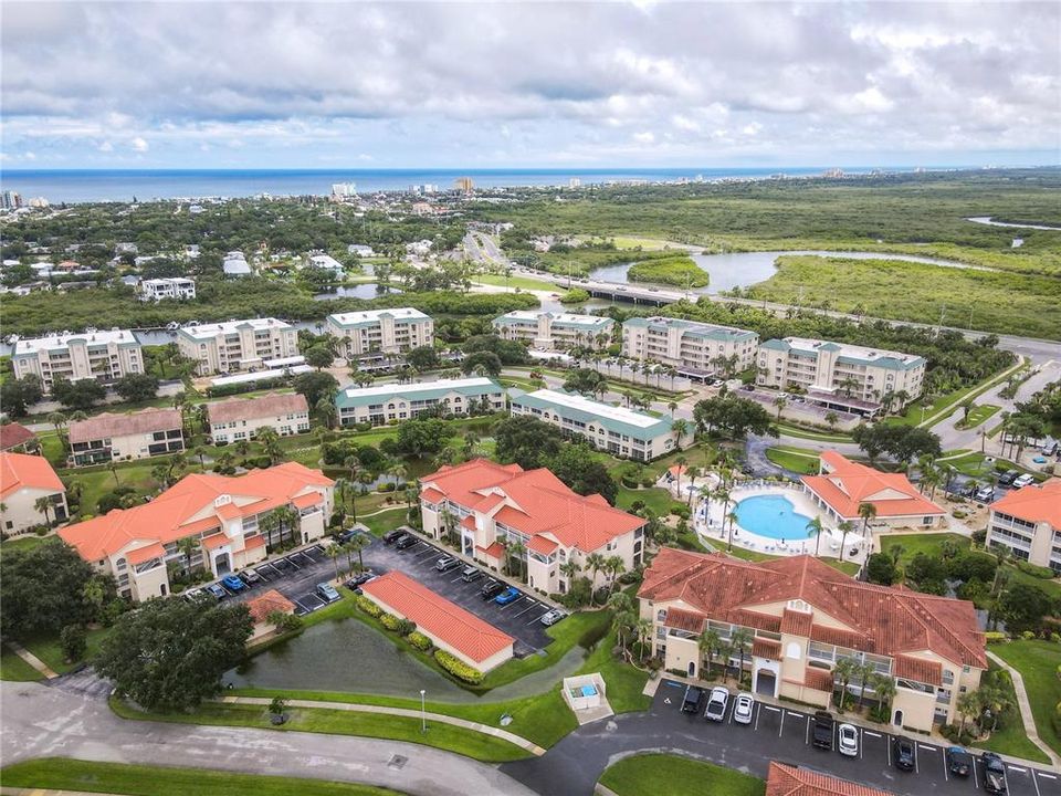 Active With Contract: $324,000 (2 beds, 2 baths, 1128 Square Feet)