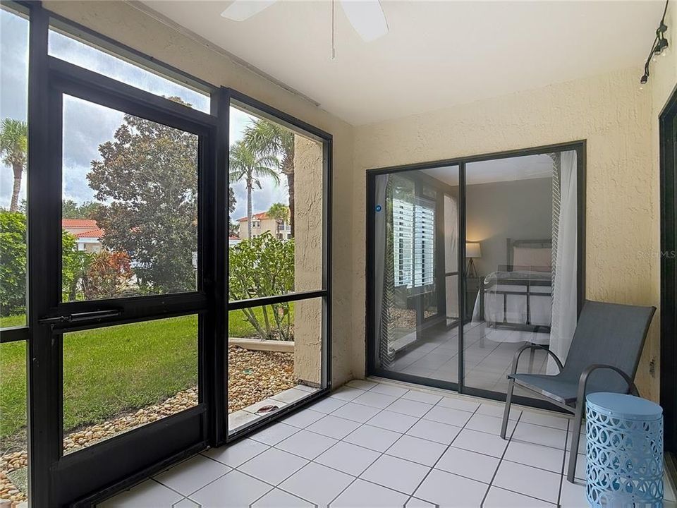 Active With Contract: $324,000 (2 beds, 2 baths, 1128 Square Feet)