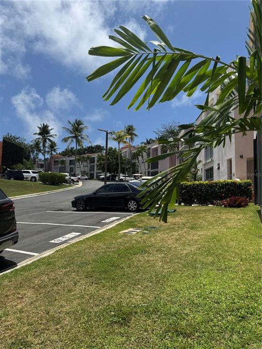 Active With Contract: $357,000 (3 beds, 2 baths, 1980 Square Feet)