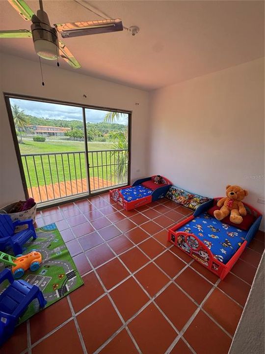 Active With Contract: $357,000 (3 beds, 2 baths, 1980 Square Feet)