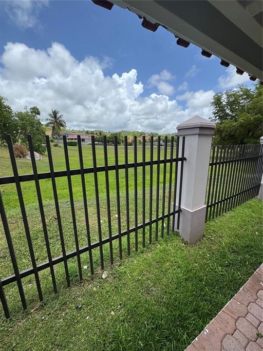 Active With Contract: $357,000 (3 beds, 2 baths, 1980 Square Feet)