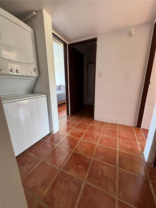 Active With Contract: $357,000 (3 beds, 2 baths, 1980 Square Feet)