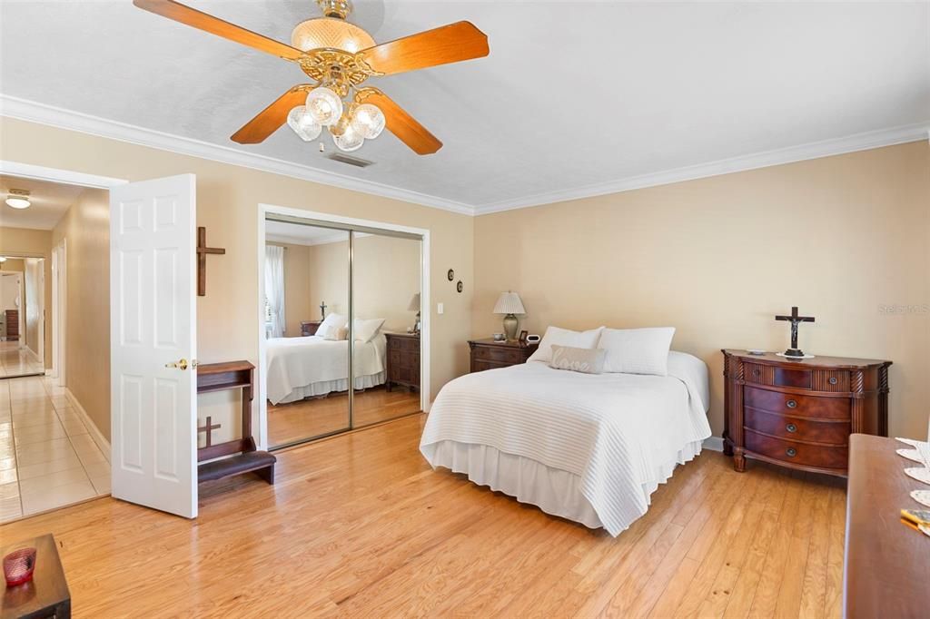 For Sale: $395,000 (3 beds, 2 baths, 2029 Square Feet)