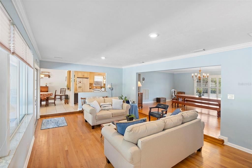 For Sale: $395,000 (3 beds, 2 baths, 2029 Square Feet)