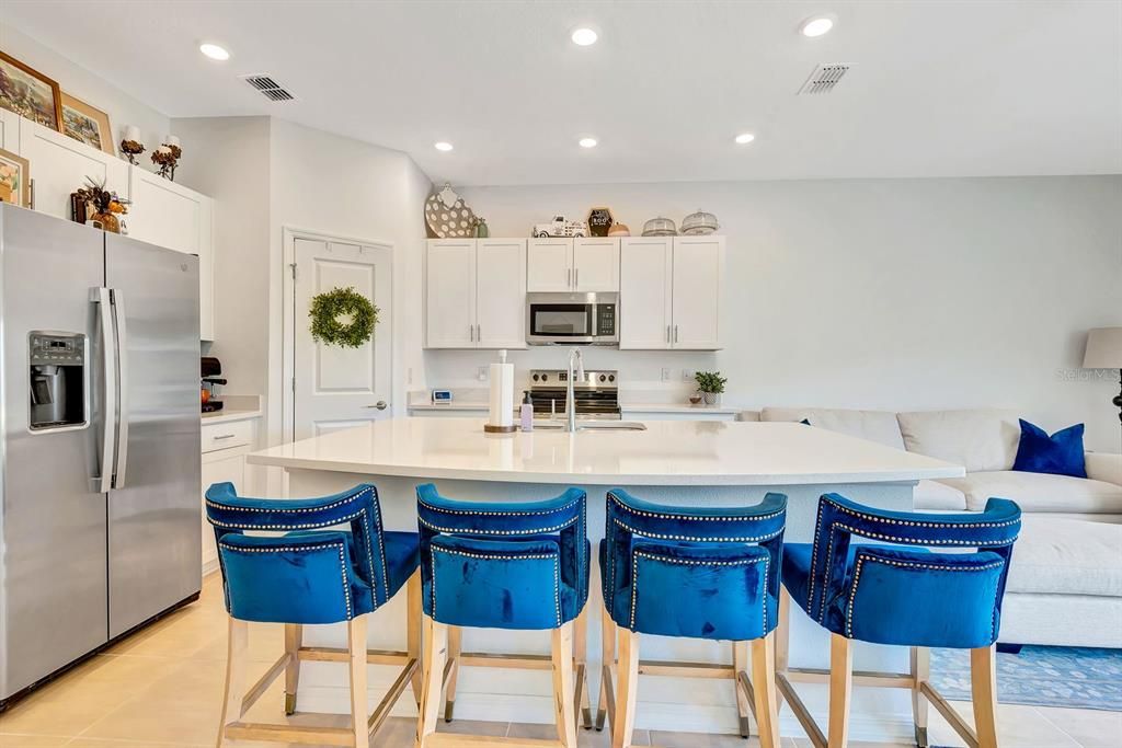 For Sale: $290,000 (3 beds, 2 baths, 1382 Square Feet)