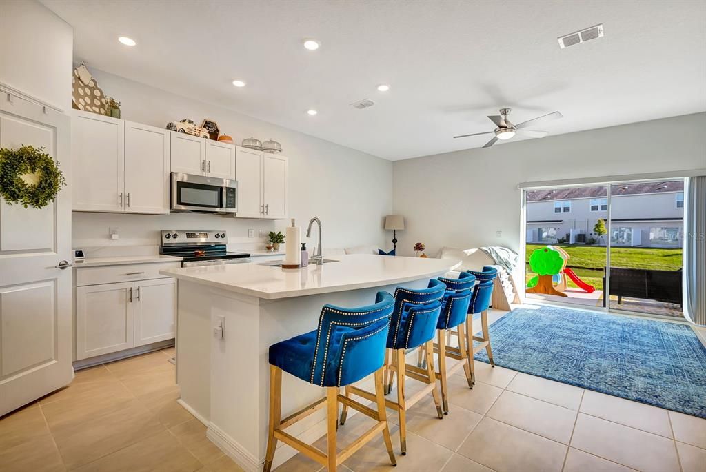 For Sale: $290,000 (3 beds, 2 baths, 1382 Square Feet)