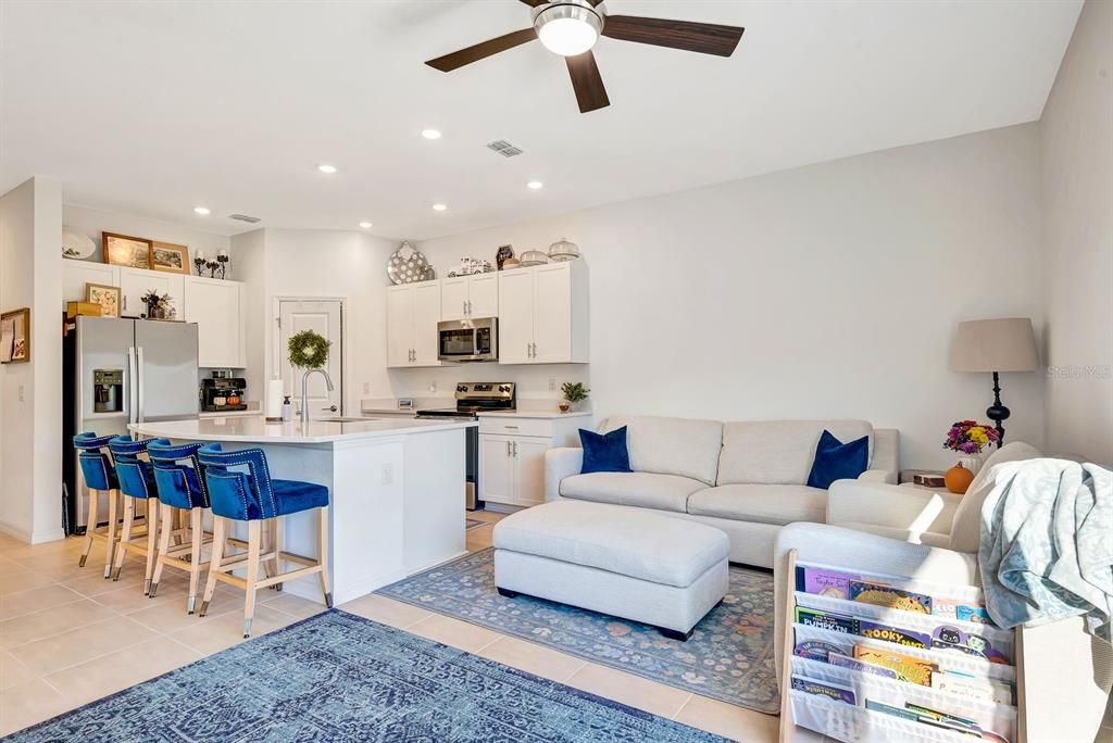 For Sale: $290,000 (3 beds, 2 baths, 1382 Square Feet)