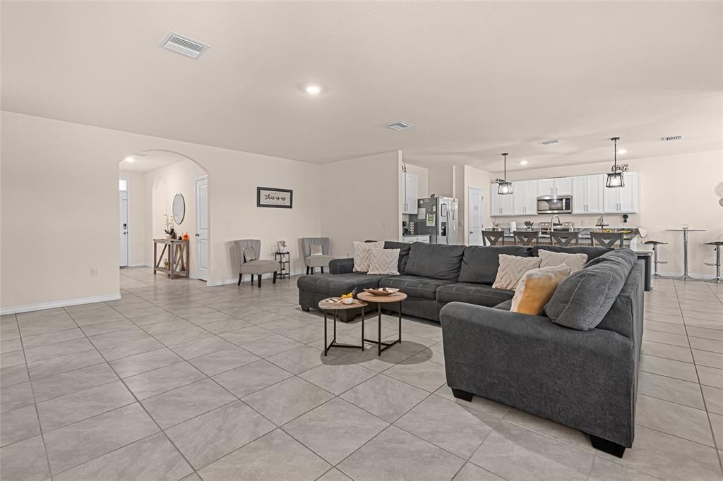 For Sale: $344,900 (4 beds, 2 baths, 2326 Square Feet)