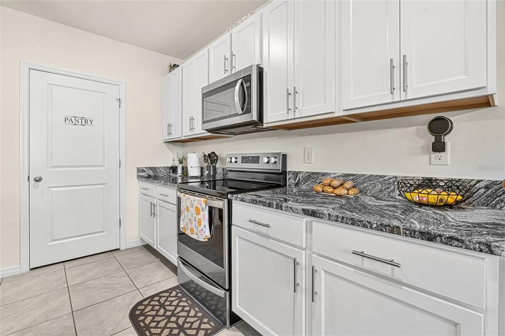 For Sale: $344,900 (4 beds, 2 baths, 2326 Square Feet)