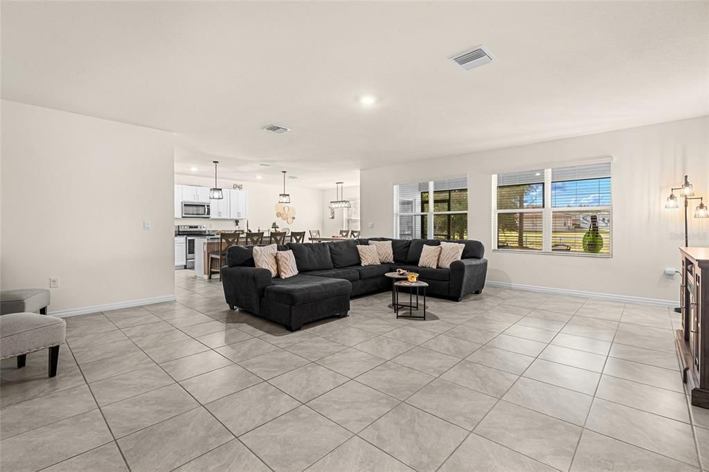 For Sale: $344,900 (4 beds, 2 baths, 2326 Square Feet)