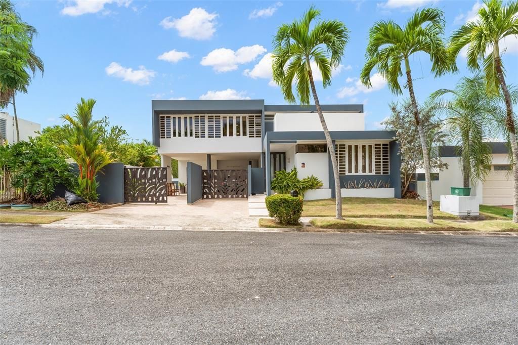 最近租的: $3,500 (4 贝兹, 2 浴室, 2200 平方英尺)