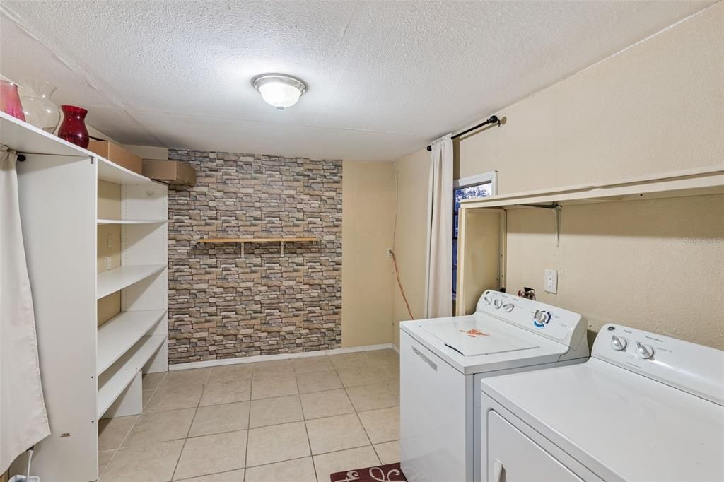 En Venta: $279,900 (3 camas, 2 baños, 1110 Pies cuadrados)