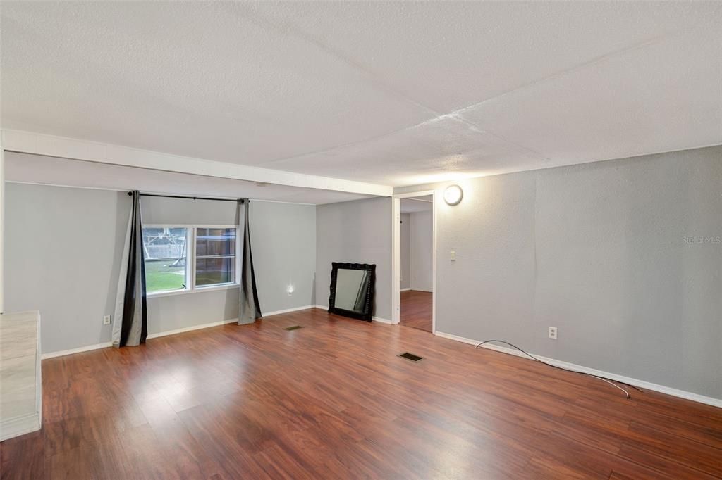 En Venta: $279,900 (3 camas, 2 baños, 1110 Pies cuadrados)