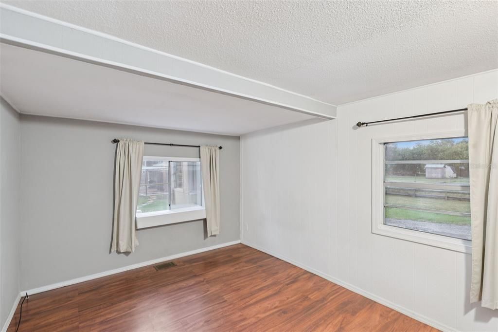 En Venta: $279,900 (3 camas, 2 baños, 1110 Pies cuadrados)