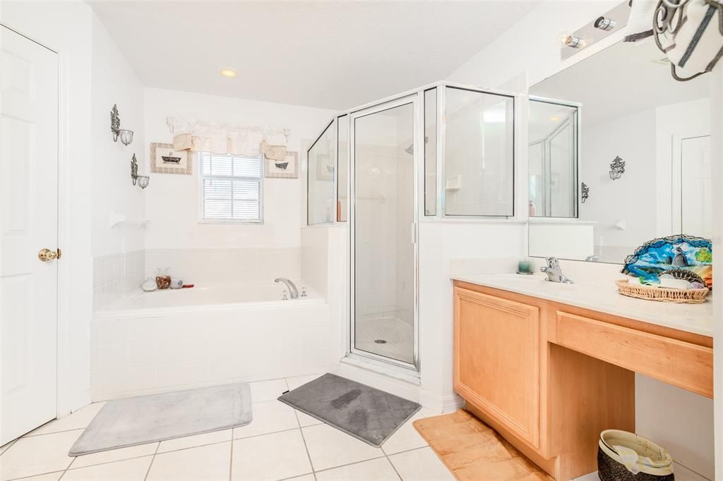 For Sale: $499,000 (6 beds, 3 baths, 2679 Square Feet)