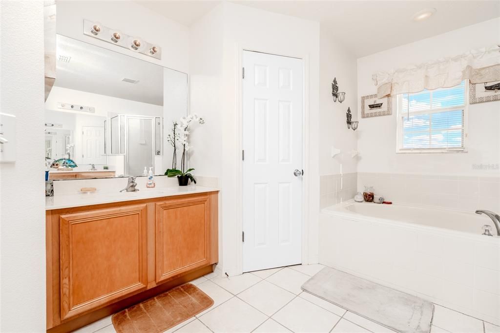 For Sale: $499,000 (6 beds, 3 baths, 2679 Square Feet)