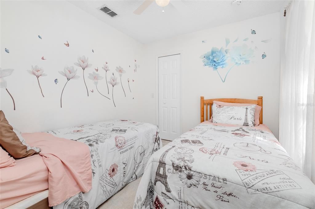 For Sale: $499,000 (6 beds, 3 baths, 2679 Square Feet)