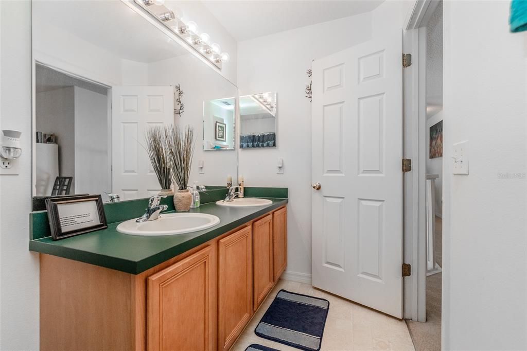 For Sale: $499,000 (6 beds, 3 baths, 2679 Square Feet)