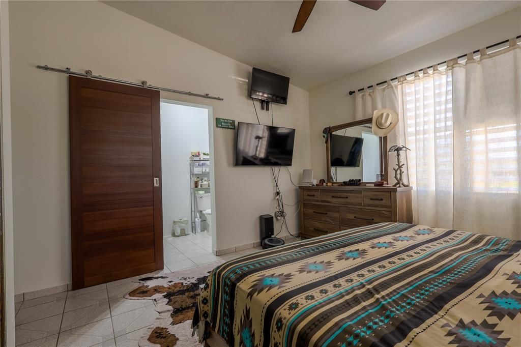 На продажу: $1,500,000 (4 спален, 3 ванн, 1800 Квадратных фут)