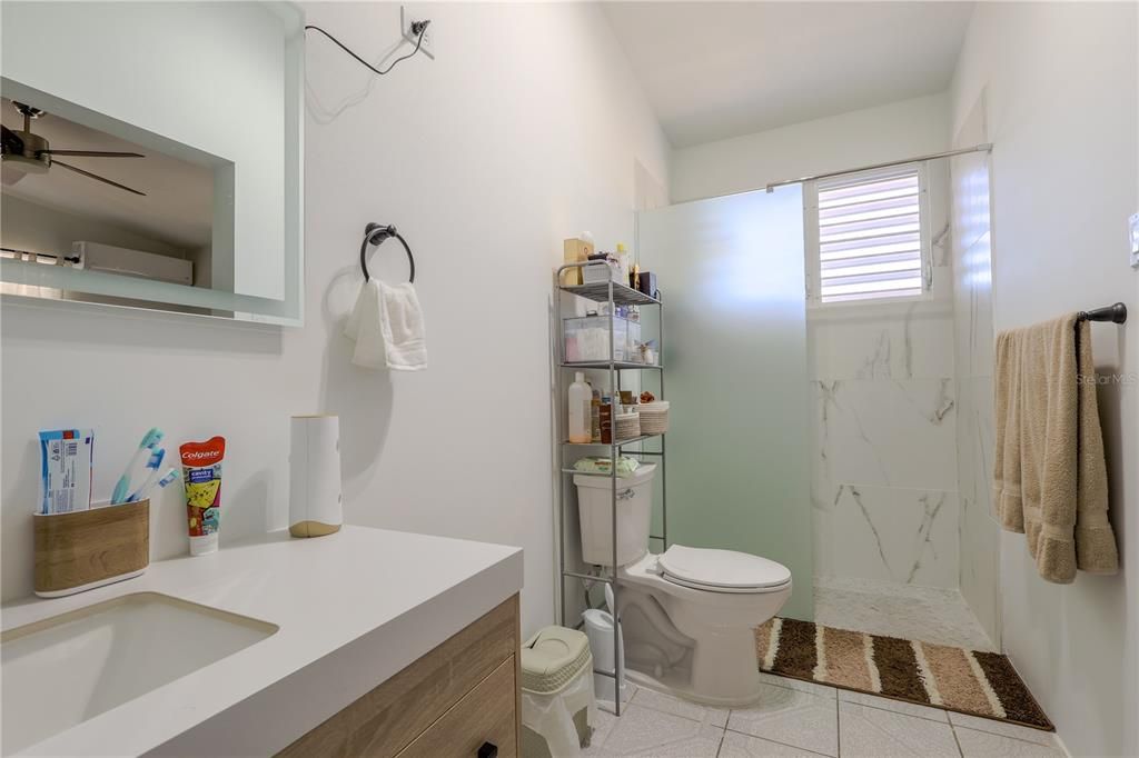 На продажу: $1,500,000 (4 спален, 3 ванн, 1800 Квадратных фут)