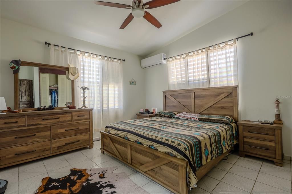 На продажу: $1,500,000 (4 спален, 3 ванн, 1800 Квадратных фут)