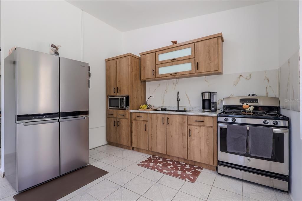 На продажу: $1,500,000 (4 спален, 3 ванн, 1800 Квадратных фут)