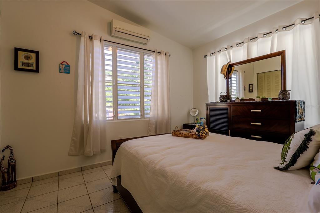 На продажу: $1,500,000 (4 спален, 3 ванн, 1800 Квадратных фут)