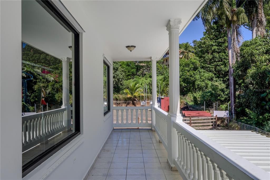 На продажу: $1,500,000 (4 спален, 3 ванн, 1800 Квадратных фут)