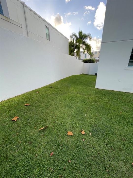 For Rent: $4,500 (4 beds, 2 baths, 2700 Square Feet)