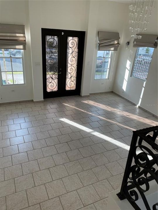 For Rent: $4,500 (4 beds, 2 baths, 2700 Square Feet)