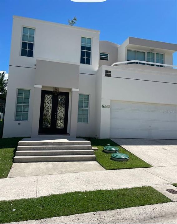 For Rent: $4,500 (4 beds, 2 baths, 2700 Square Feet)