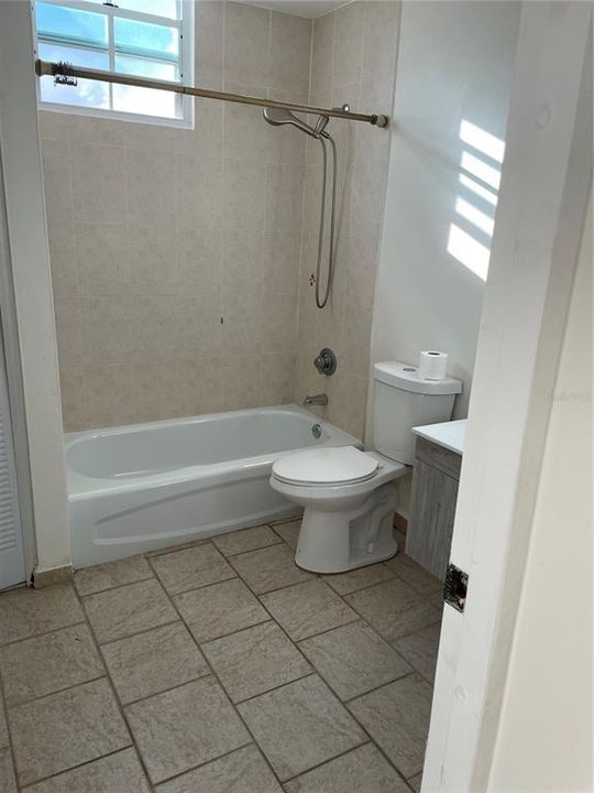 For Rent: $4,500 (4 beds, 2 baths, 2700 Square Feet)