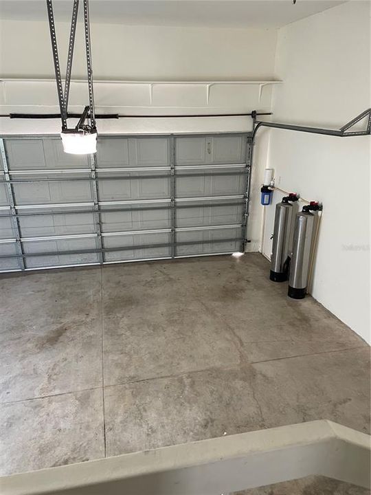 For Rent: $4,500 (4 beds, 2 baths, 2700 Square Feet)