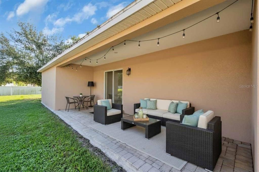 Active With Contract: $397,500 (3 beds, 2 baths, 1832 Square Feet)