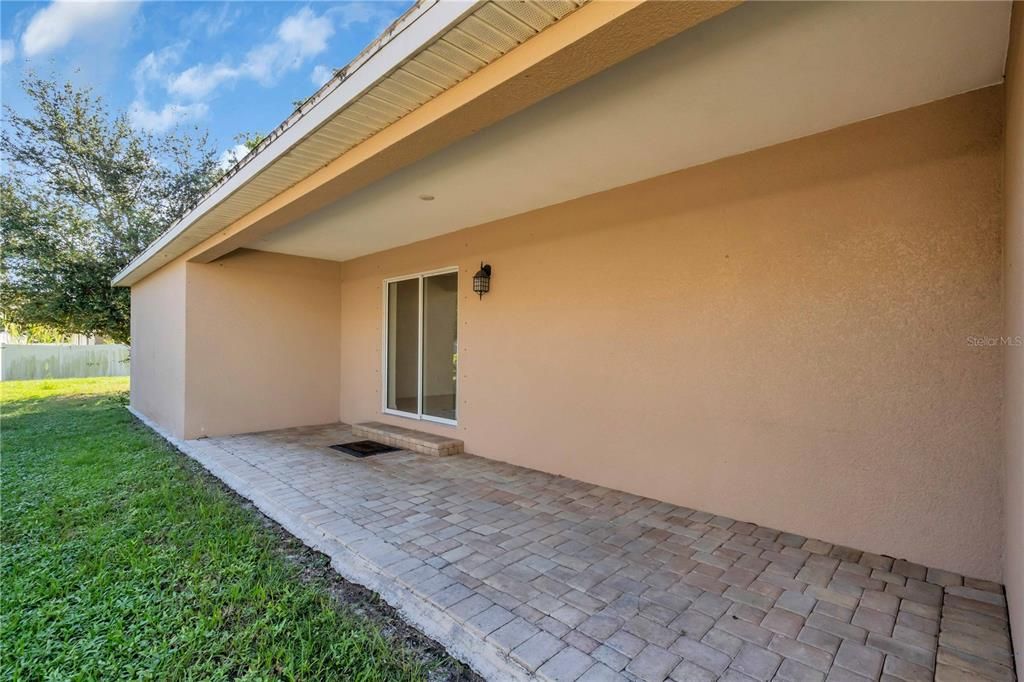 Active With Contract: $397,500 (3 beds, 2 baths, 1832 Square Feet)