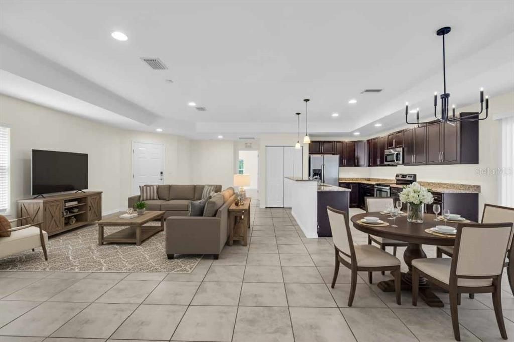 Active With Contract: $397,500 (3 beds, 2 baths, 1832 Square Feet)