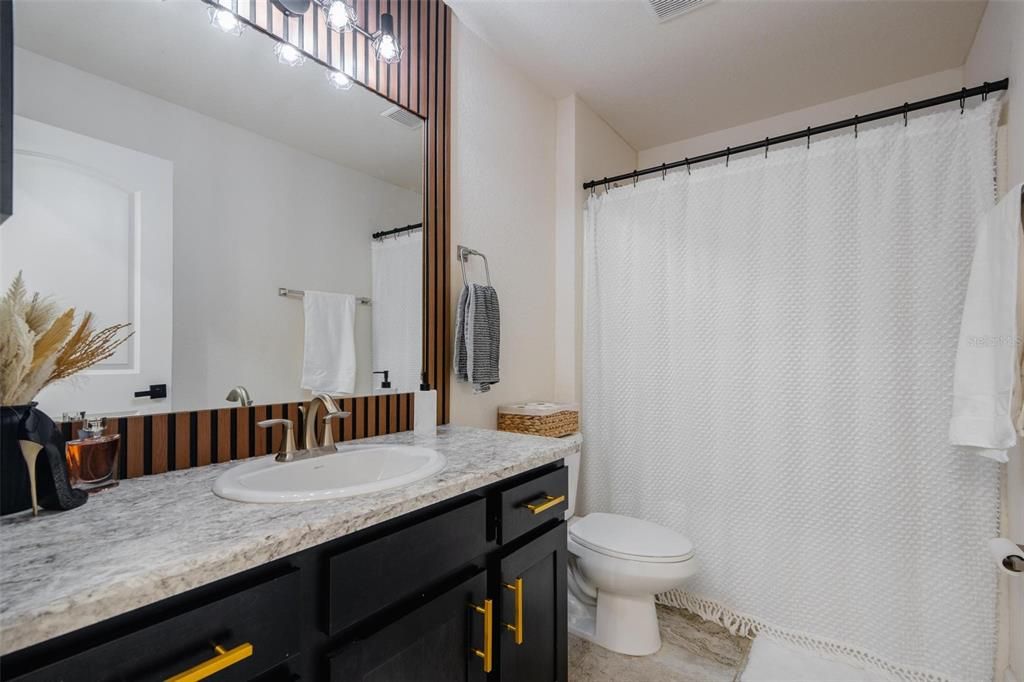 待售: $369,000 (3 贝兹, 2 浴室, 1966 平方英尺)