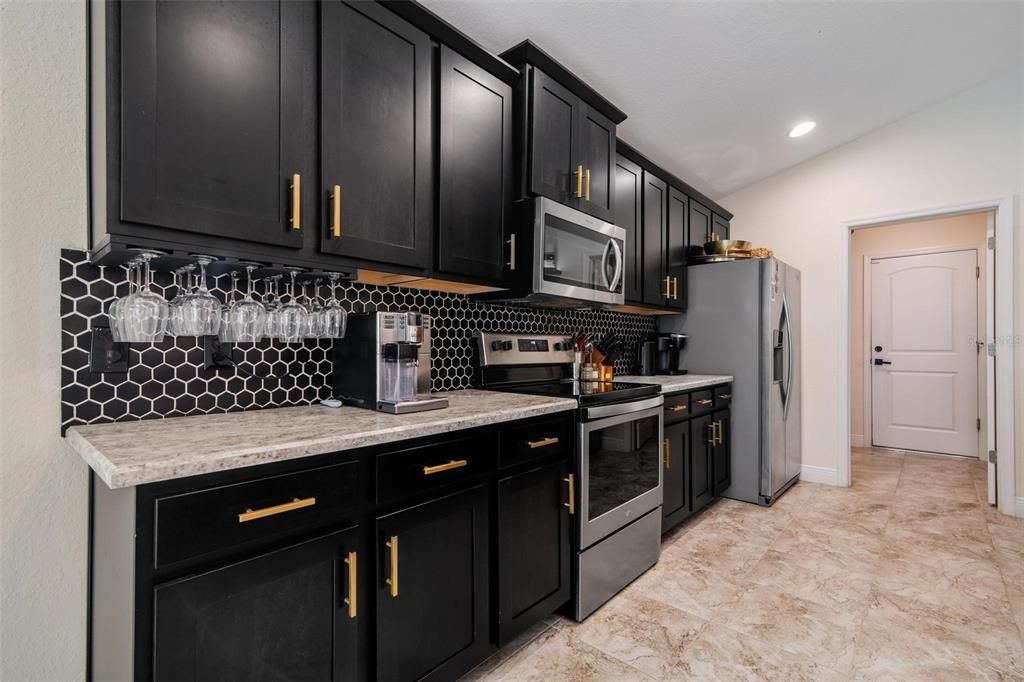 待售: $369,000 (3 贝兹, 2 浴室, 1966 平方英尺)