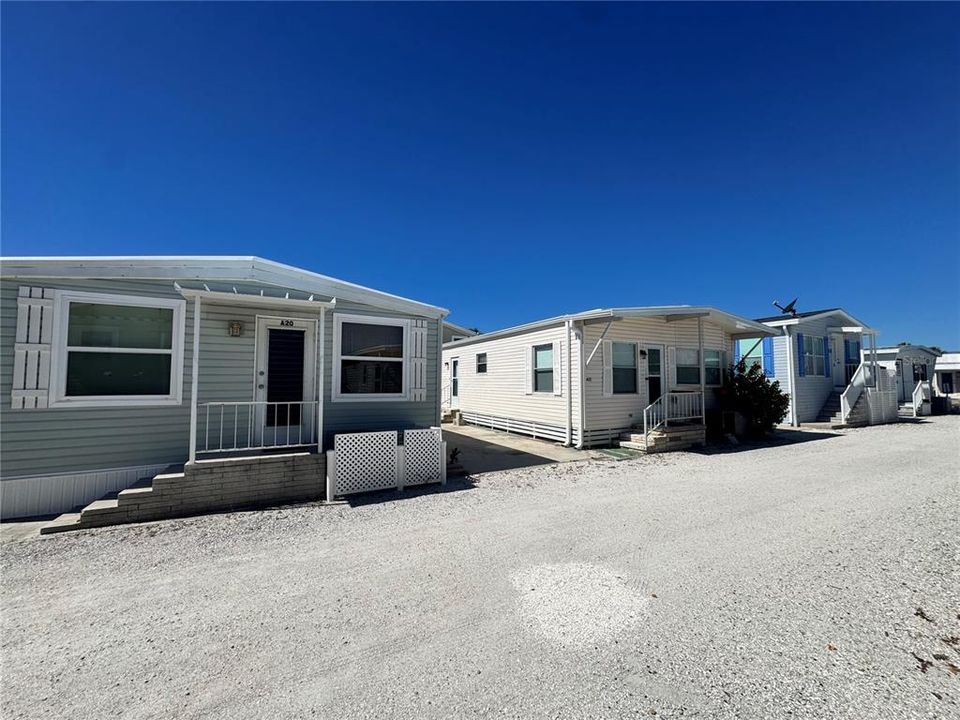 For Sale: $249,000 (1 beds, 1 baths, 640 Square Feet)