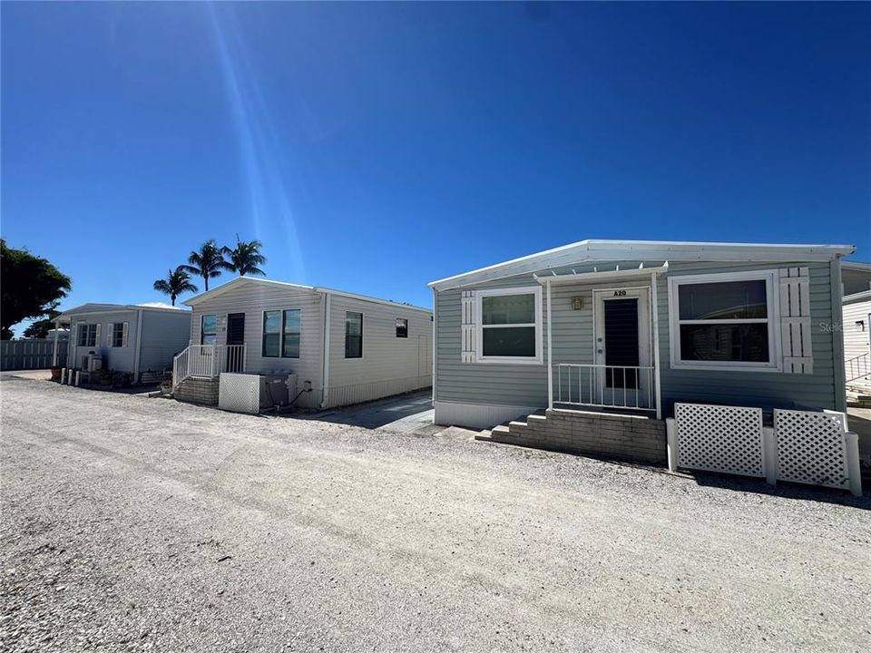 For Sale: $249,000 (1 beds, 1 baths, 640 Square Feet)