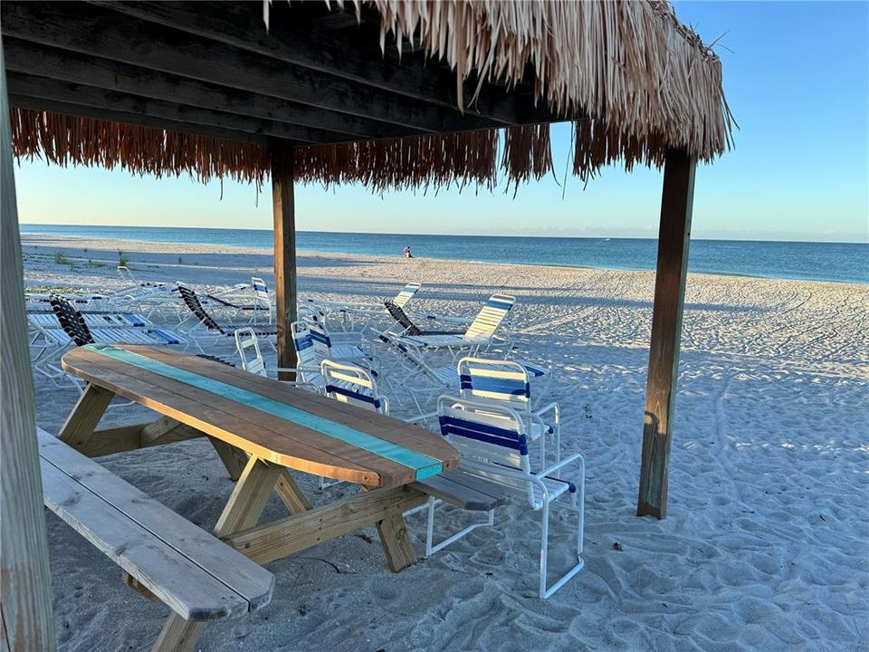 For Sale: $249,000 (1 beds, 1 baths, 640 Square Feet)