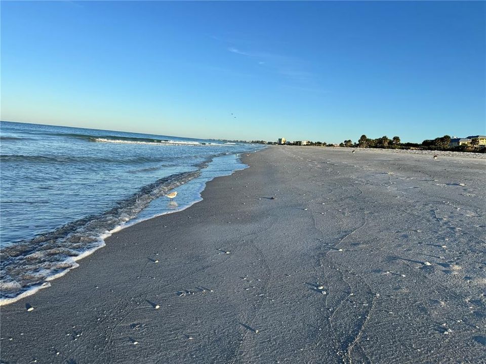 For Sale: $249,000 (1 beds, 1 baths, 640 Square Feet)