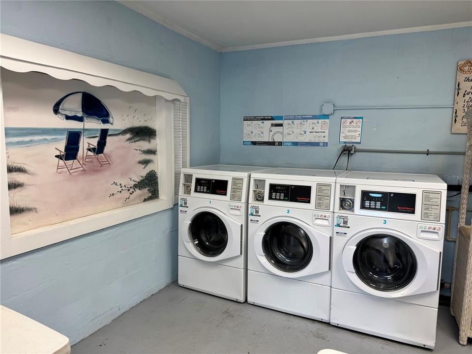 For Sale: $249,000 (1 beds, 1 baths, 640 Square Feet)