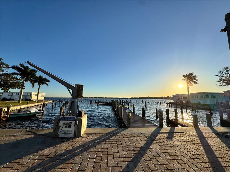 For Sale: $249,000 (1 beds, 1 baths, 640 Square Feet)