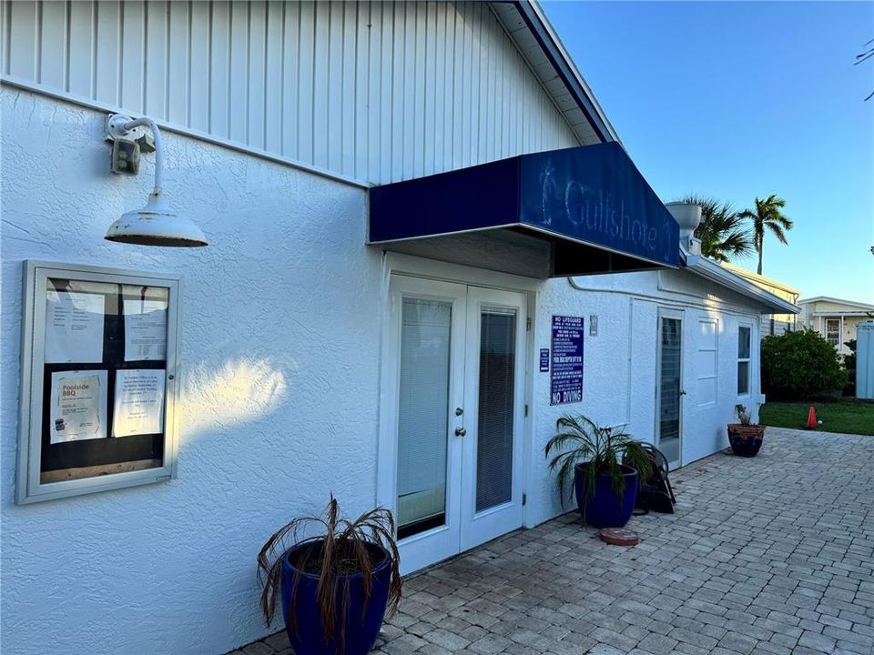 For Sale: $249,000 (1 beds, 1 baths, 640 Square Feet)